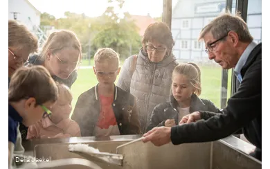 Sieden an der neuen Siedepfanne in den Westfälischen Salzwelten
