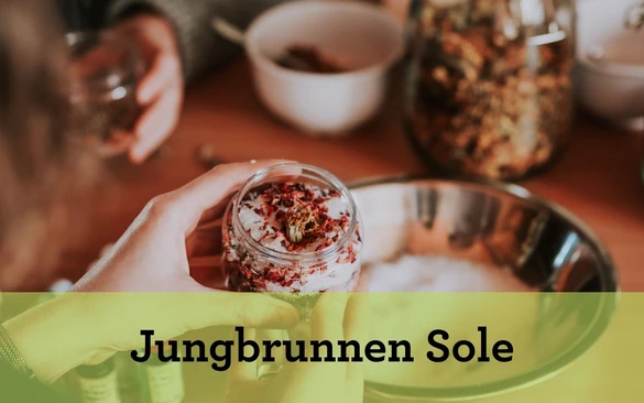 Im Erlebnismuseum Westfälische Salzwelten werden unterschiedliche Workshops für Erwachsene angeboten, zum Beispiel ein Badesalz-Workshop.