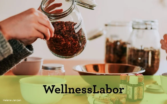 Im Erlebnismuseum Westfälische Salzwelten werden unterschiedliche Workshops für Erwachsene angeboten, zum Beispiel ein Badesalz-Workshop.