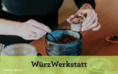 Im Erlebnismuseum Westfälische Salzwelten werden unterschiedliche Workshops für Erwachsene angeboten, zum Beispiel ein Gewürzsalz-Workshop.