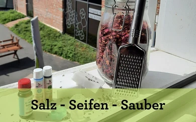 Im Erlebnismuseum Westfälische Salzwelten werden unterschiedliche Workshops für Kinder angeboten, zum Beispiel ein Salz-Seifen-Sauber-Workshop.