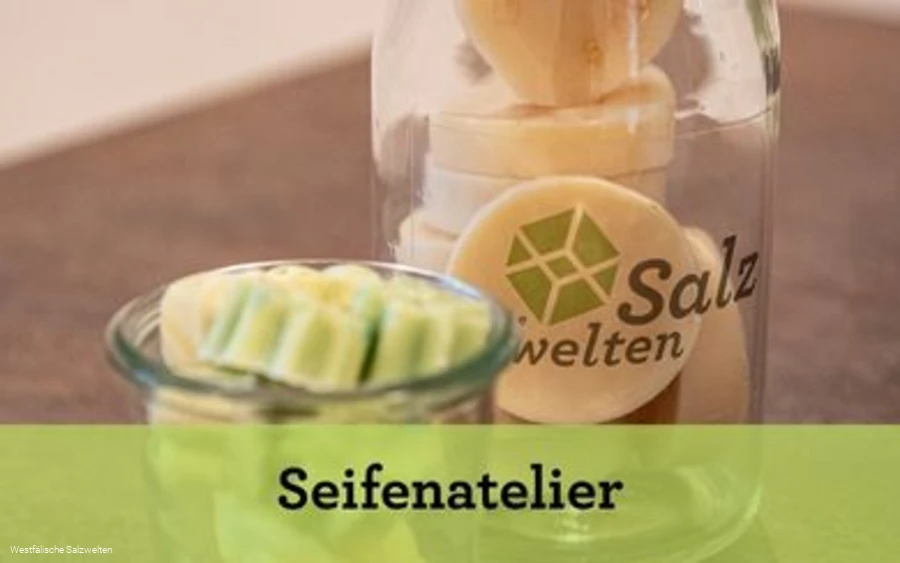 Im Erlebnismuseum Westfälische Salzwelten werden unterschiedliche Workshops für Erwachsene angeboten, zum Beispiel ein Seifen-Workshop.