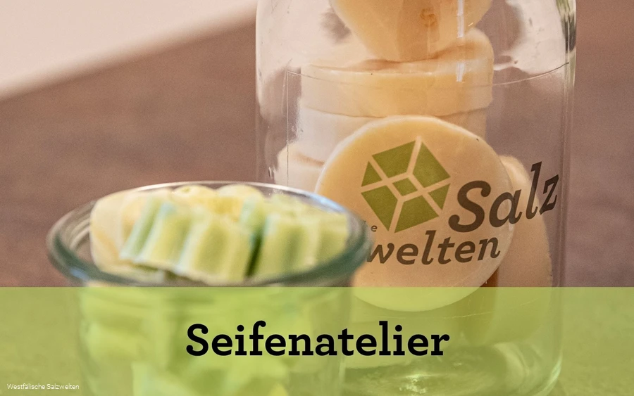 Im Erlebnismuseum Westfälische Salzwelten werden unterschiedliche Workshops für Erwachsene angeboten, zum Beispiel ein Seifen-Workshop.