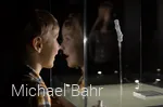 Kind_Salzkristall_Ausstellung